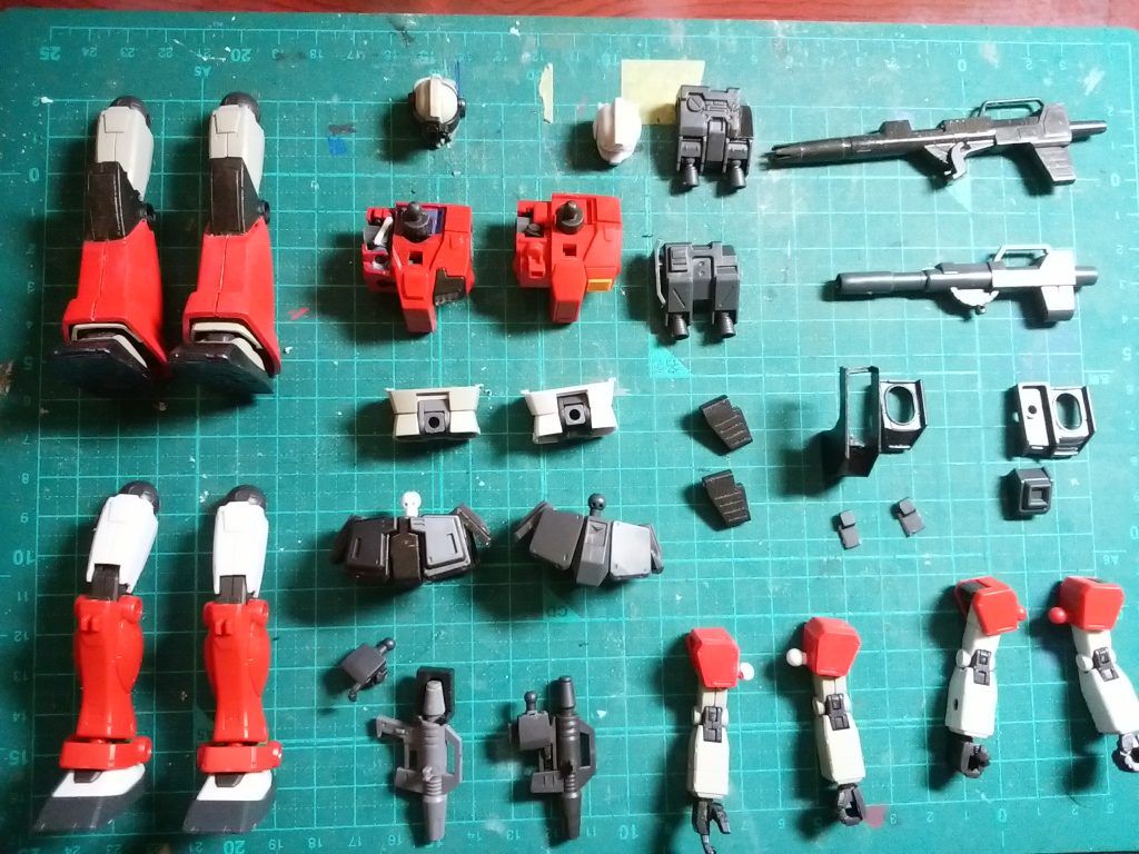 製作中の機体をバラしたら、こんな感じになりました。 (^^;)