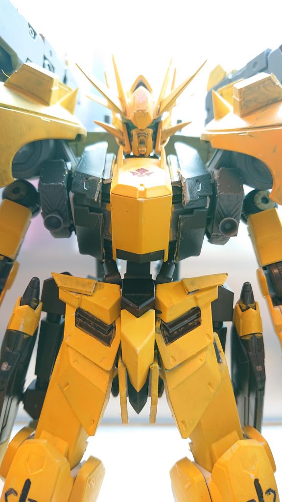 他のガンダムフレームより大きく見せるためバルバトス第６形態とグシオンの装甲を使って製作
ダインスレイブとモビルアーマーに対抗できる機体を作れたらという思いも込められています
機体のスタイルは雷電号が近接戦闘を得意としてたのでそのスタイルに仕上げました