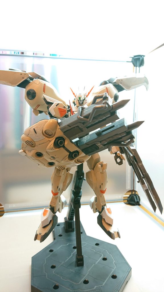 シールドバンカー
グシオンのもう一つのシールド
パイルバンカーを二丁搭載されており、敵の装甲を貫通する