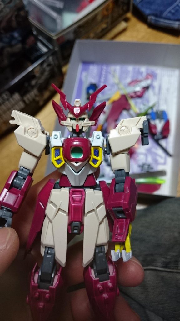 顔はアンテナと耳パーツを旧キットから