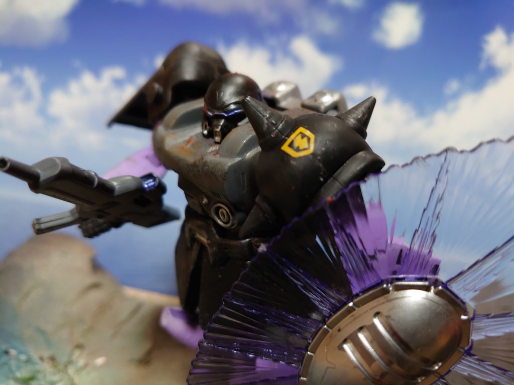 スパイクショルダーを。