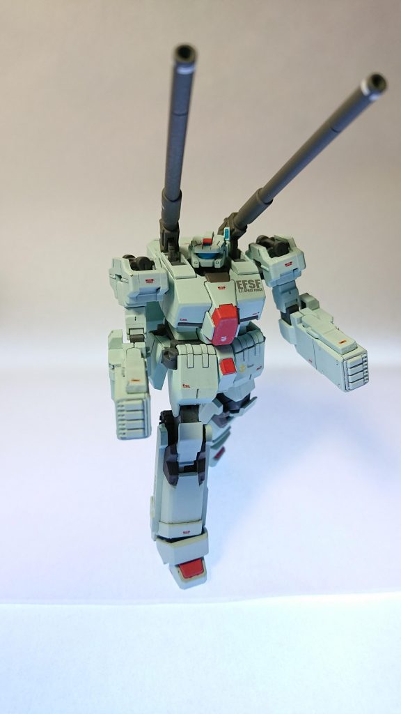 こちらはキットそのまま色替え。ジェガンとかGキャノンの配色を意識しました(゚ω゚)