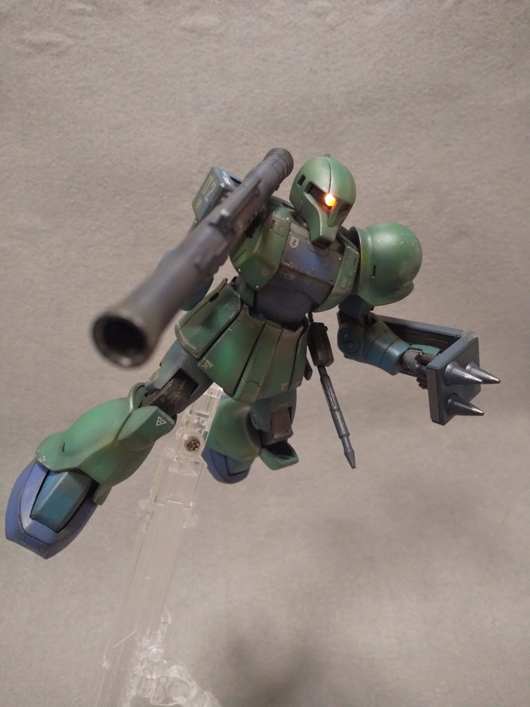 ザクバズーカ流し打ち。
HGUC版ですがよく動きます。