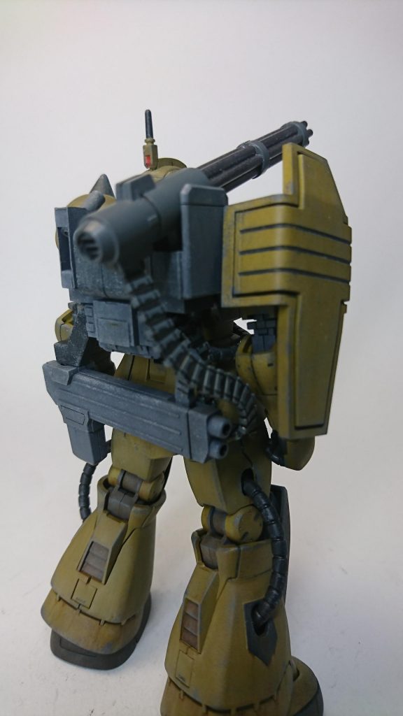 ガトリングはキットに付属しないのでハーフキャノンからの流用です。
それにしても航空機相手に120ミリはさすがにオーバーキルすぎませんかね?(笑)