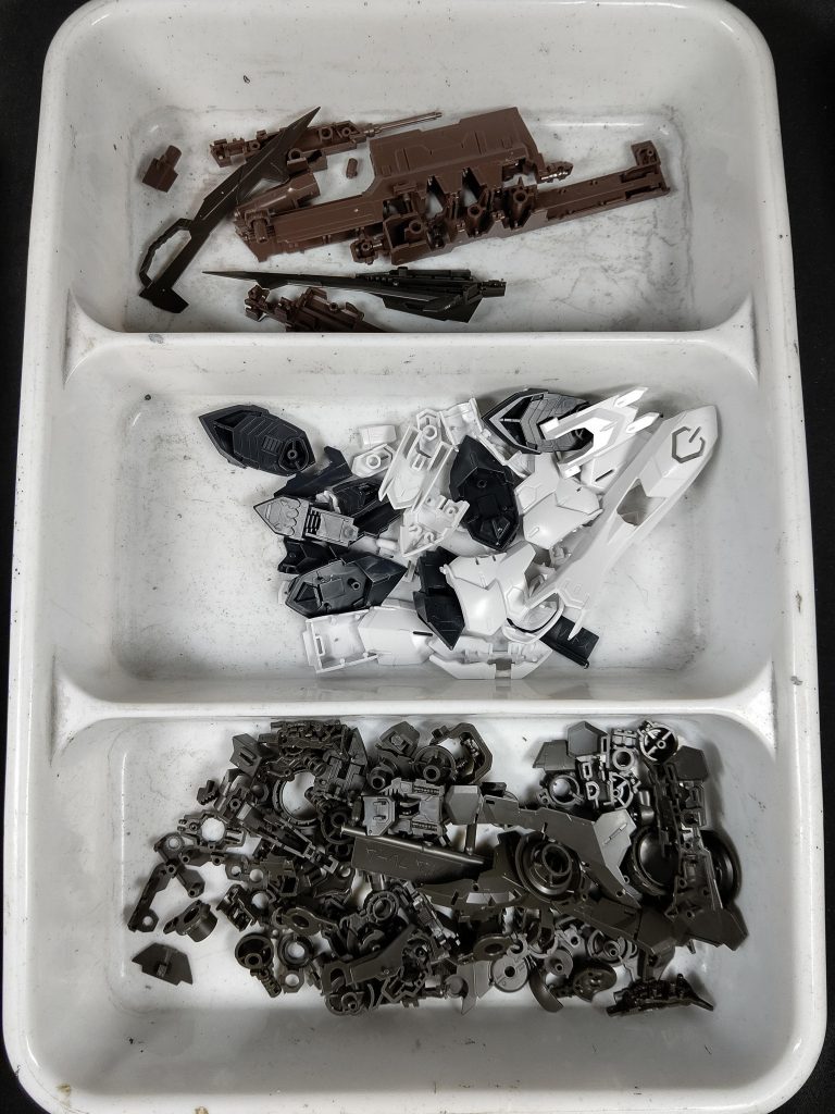 MGガンダムバルバドス▪フレア–2枚目/制作者：やっすおう