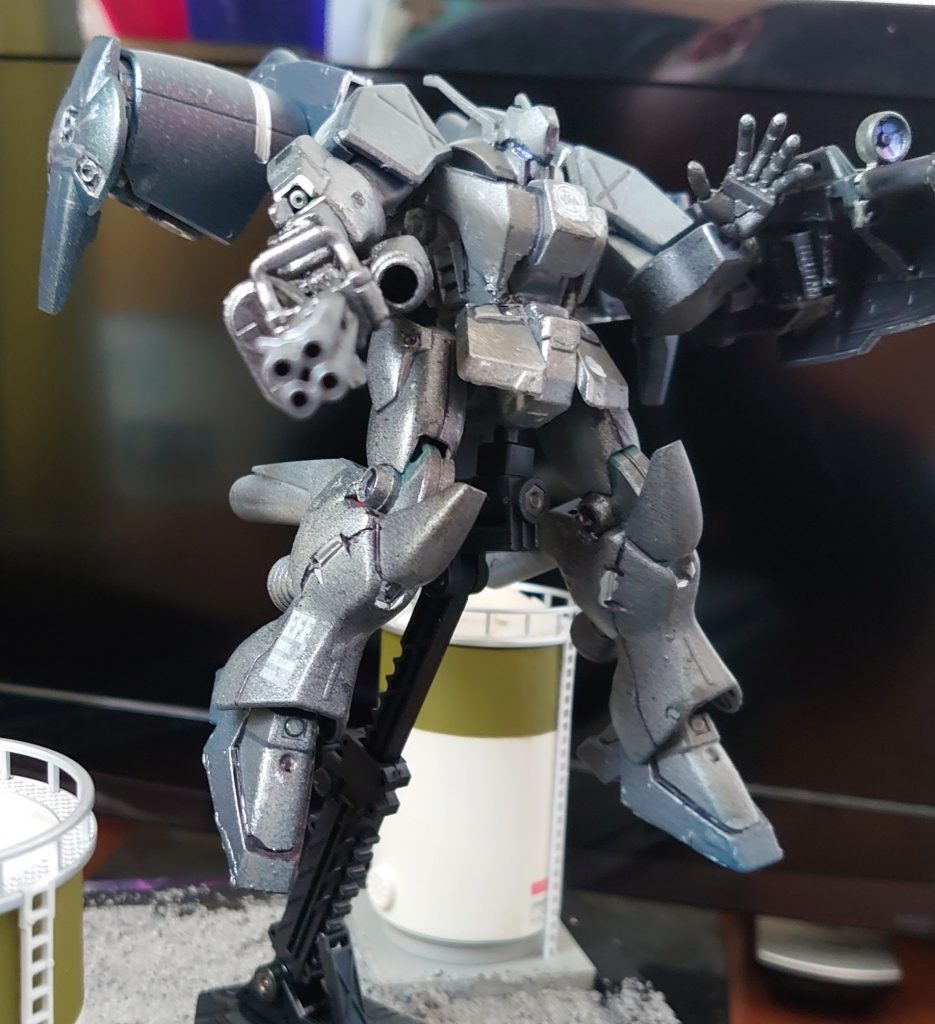 ビームガトリン砲。実弾グレネードも射出できる。