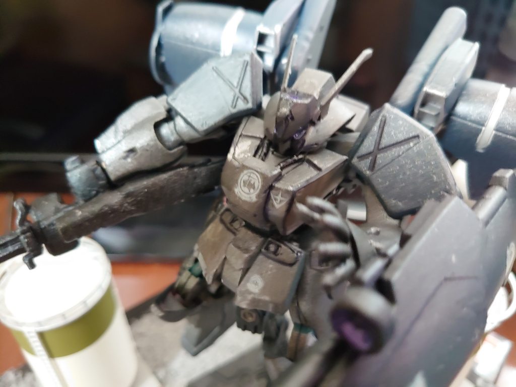 腕は、ゲルググ。肩アーマーは、アレックスのチョバムアーマーから。