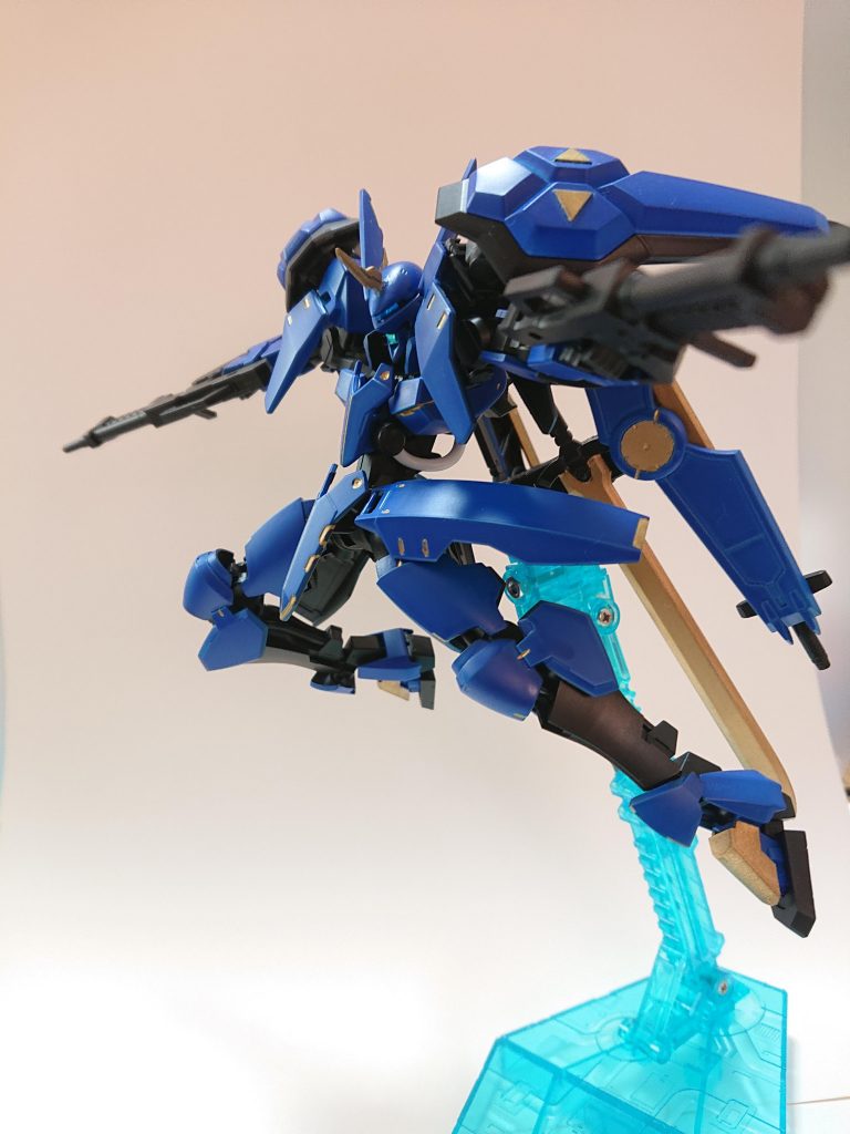 ライフルも2丁に。だから「どこに懸架すんの？」とか「弾倉は？」とかは聞くんじゃない！