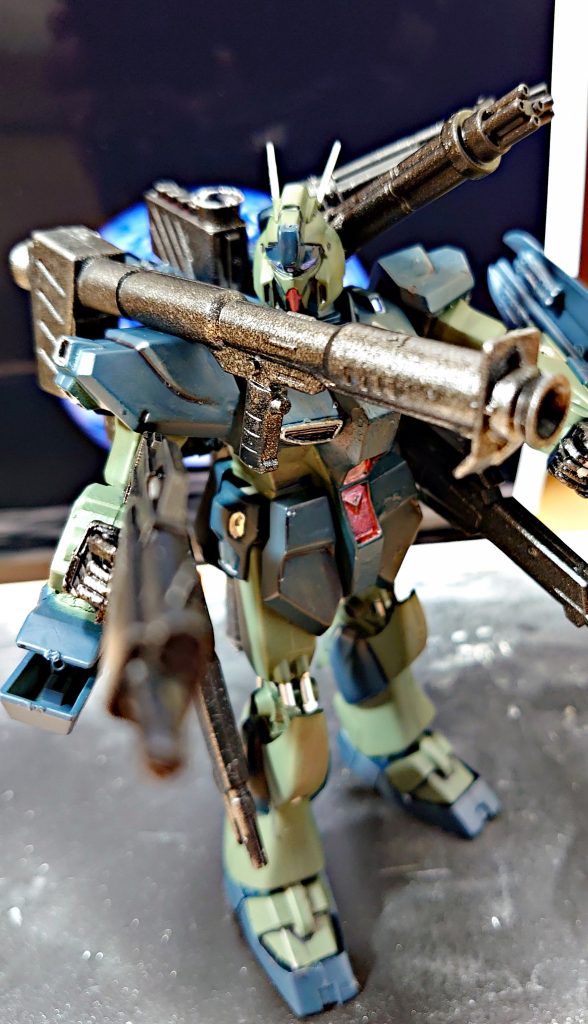 バズーカ越しのヘッド。