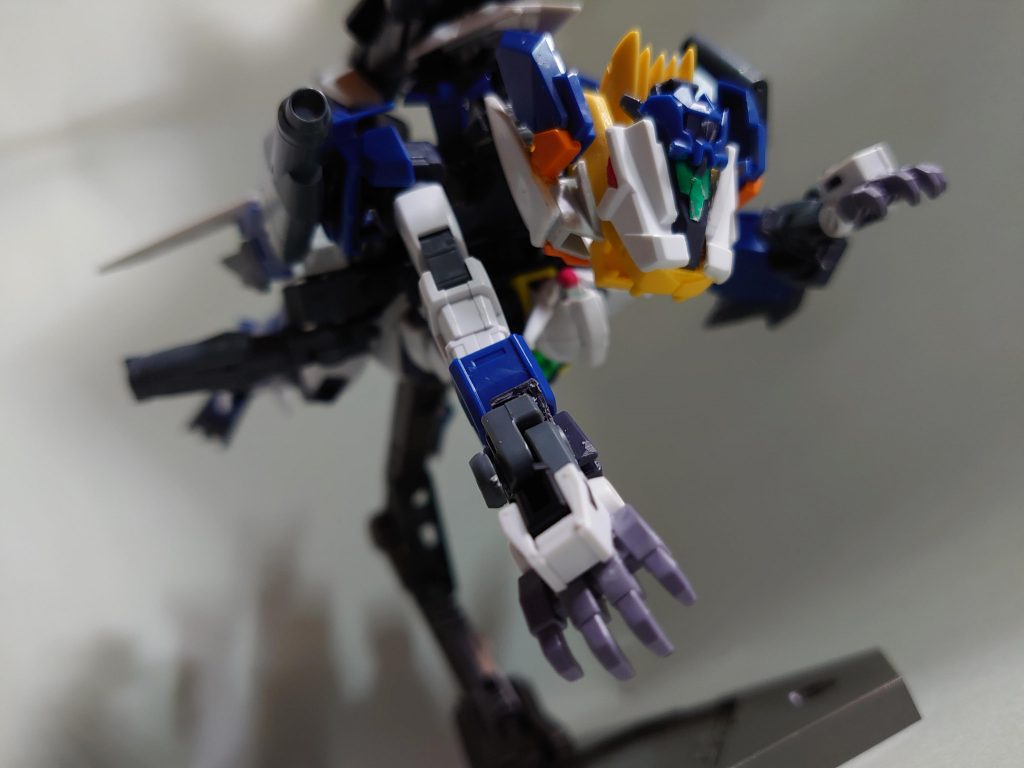 MS形態。アーマーの配分は自由で今回は脚、肩、頭部アンテナをコアガンダムに付け替えた状態。