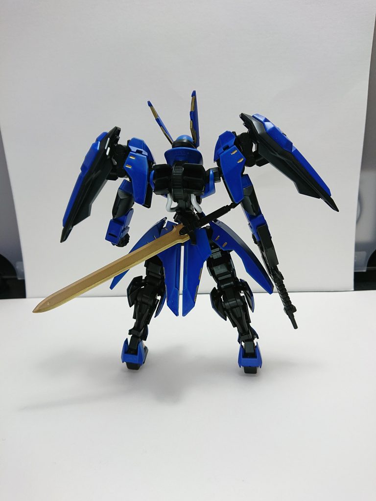 基本はライフルとブレードのみのほとんどブレオンのような状態です。ライフルの弾倉は好みじゃなかったので外しました。「どこに弾入れてんの？」とかは聞かないで！