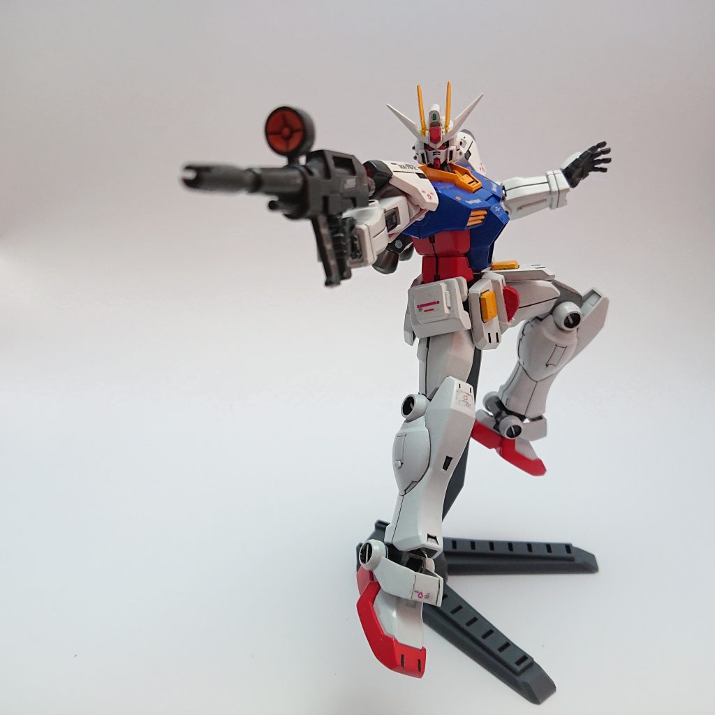 カラーリングはファーストガンダムの配色で塗り塗りしてます♪
将来的には羽が欲しい♡