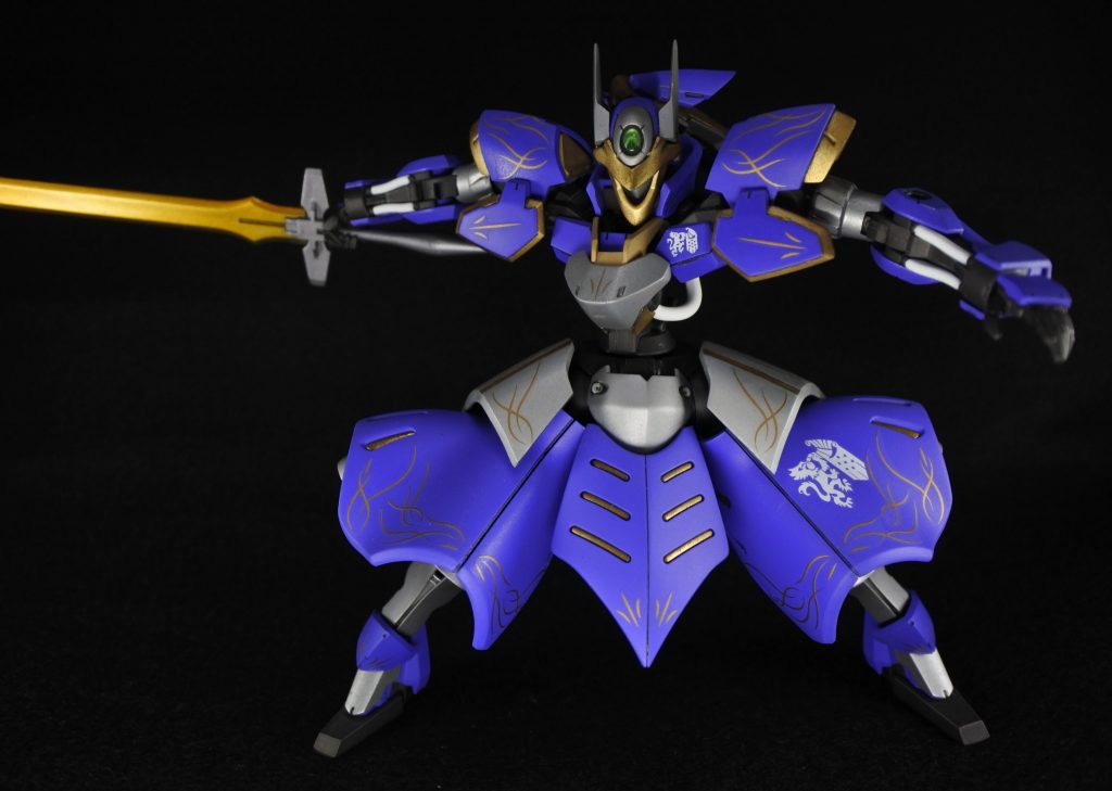 イメージは某騎士王や某聖女など女性騎士。
腰部のスカートは、キュベレイやギャンのパーツを使用。
全身にデカールで刺繍のような模様を入れました。