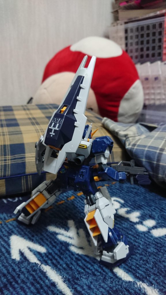 出撃シーン
関節が二重関節になっているオーパーツかな？