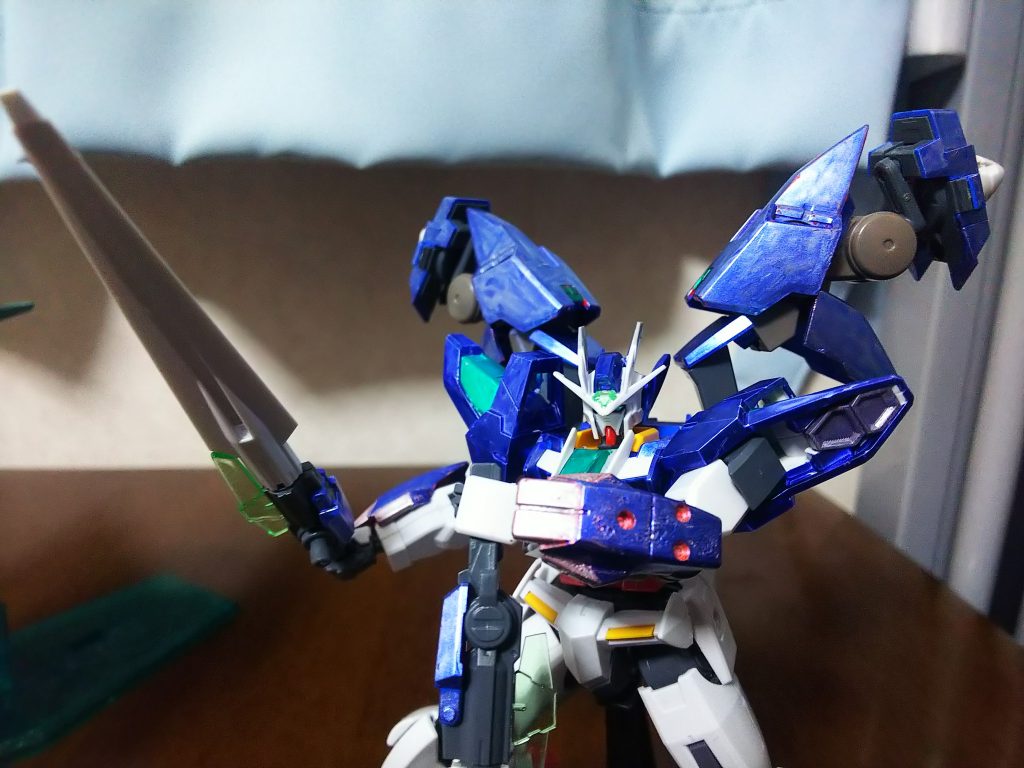 更なる強化やオーライザーの用な支援機を作成中です。最終的には正義と悪の中間の用な機体にしたいです。
(追記)形式番号 GBN-BF001