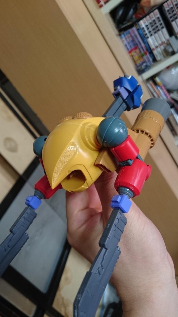 ボディはそのまま、腕をMGガンキャノン、コトブキヤのマチェットに改造
バーニアもWAVEの物を使って延長してます