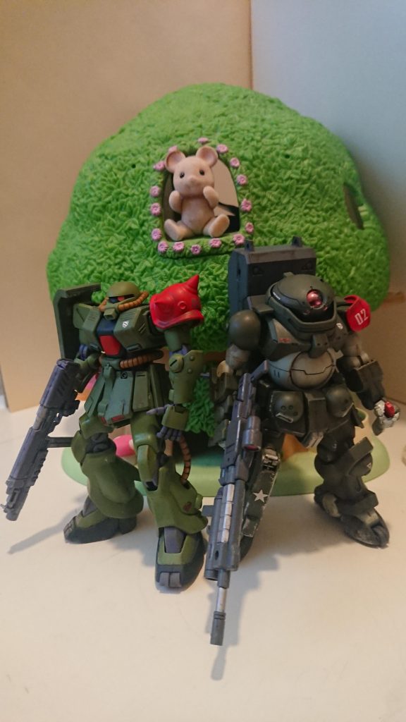 ザク2改と。因みにザク2改が03、グリモアが02です。