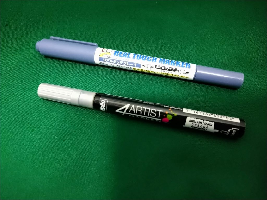 パーツ切り口や下地に使ったペンなど
