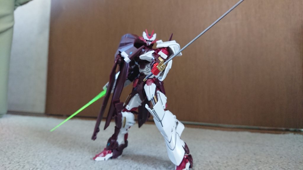 ノーネイムユニット弄るの面倒なので写真少なめで
ふるばーにーあんの材料になった戦国アストレイからガーベラストレートを頂きました