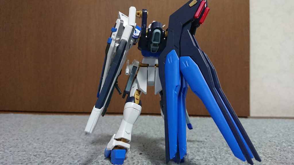 背中はフリーダムのバラエーナを移植