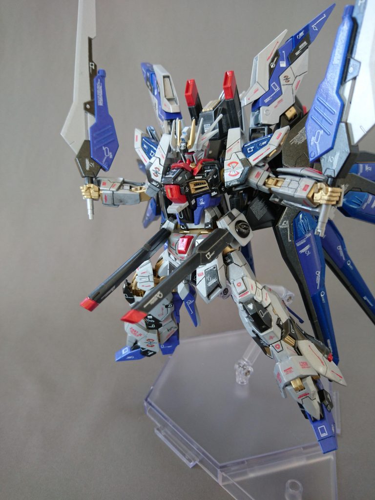 武装5 レールガン
(ストフリシリーズより)
カッコいいのでアメストを採用しました