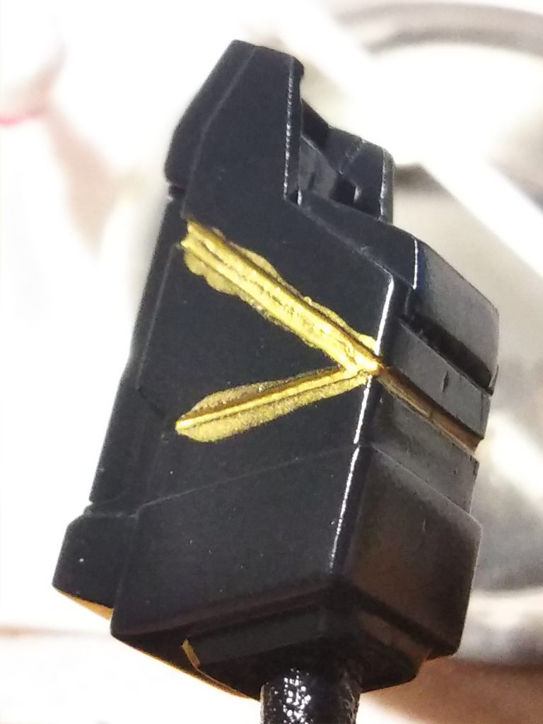 上手く筆塗りできる気がしなかったので、いつもはラッカーですが、リカバリーのきくエナメルの部分塗装に初挑戦しました。拭き取って綺麗に整えるのは楽しかったのですが、希釈が慣れず難しかったです。色ムラが……。