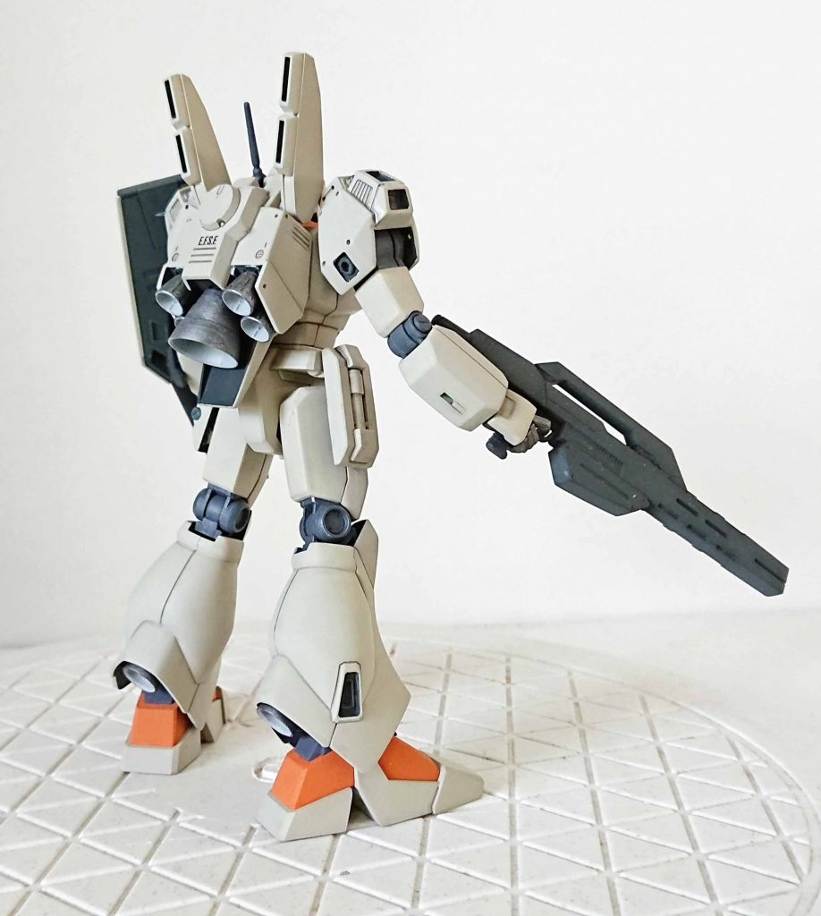 ピンバイスで穴をあけすぎてかっこ悪くなった作例…。