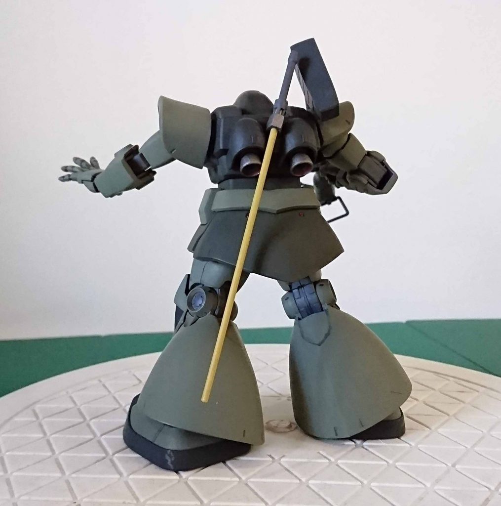 合わせ目消し＆筆塗り全塗装で仕上げています。