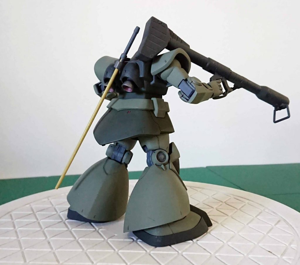 墨入れは、タミヤアクリルNATOブラックを薄めて描きこみ。