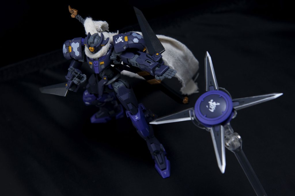 手裏剣はホビージャパンの付録を改造しました。少し勿体なかった気もします…