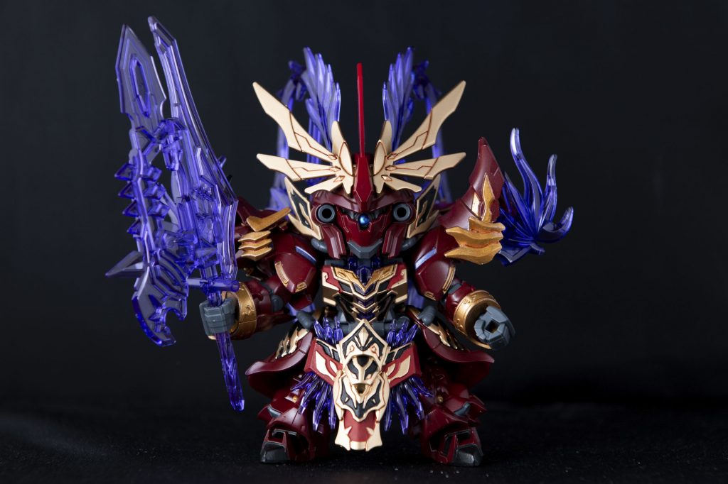 次に呂布。全般的にしんどかった…。撮ってないけど、リアスカートの紫の配色が、説明書を何度眺めても分からなかったので、フィーリングでぬってます。