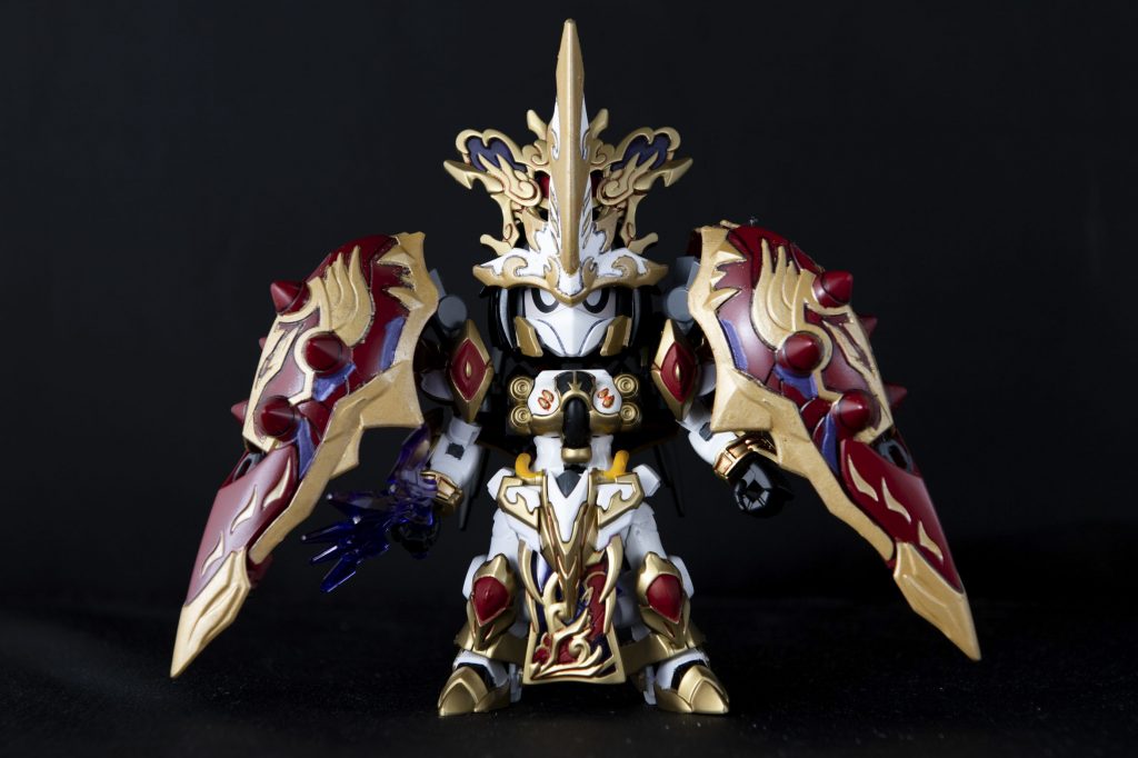 一番しんどかった、貂蝉。四枚羽もさることながら、地味に前掛け部分の配色がわかりづらくて泣きそうになった…。こいつを綺麗に仕上げることができる人は、ホントにすごいと思う。