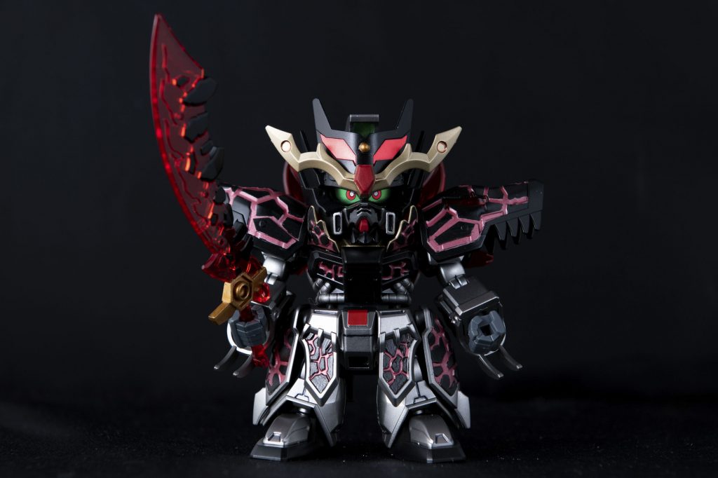 まず董卓。最初買ったときは、こんなん塗り分けるのは無理だろ…と思いましたが、結果的にはこの中では一番簡単でした。