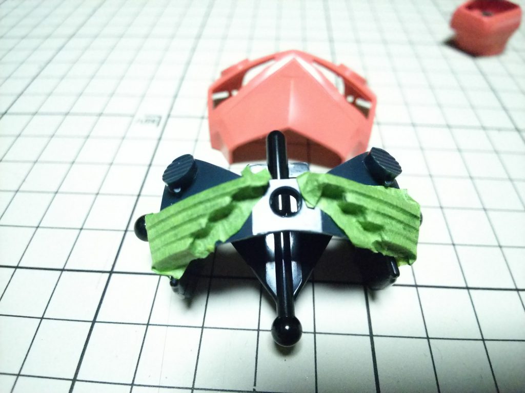 和紙のような折り紙を貼り付けてます