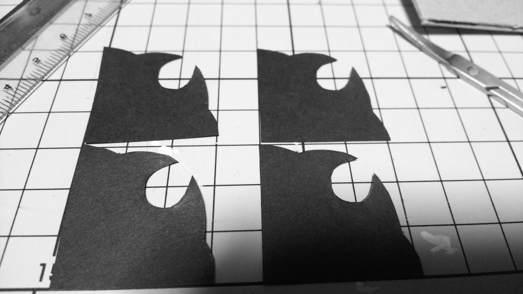 ネズゴックを入れる箱も欲しくなったのでお菓子の空き箱で作りました