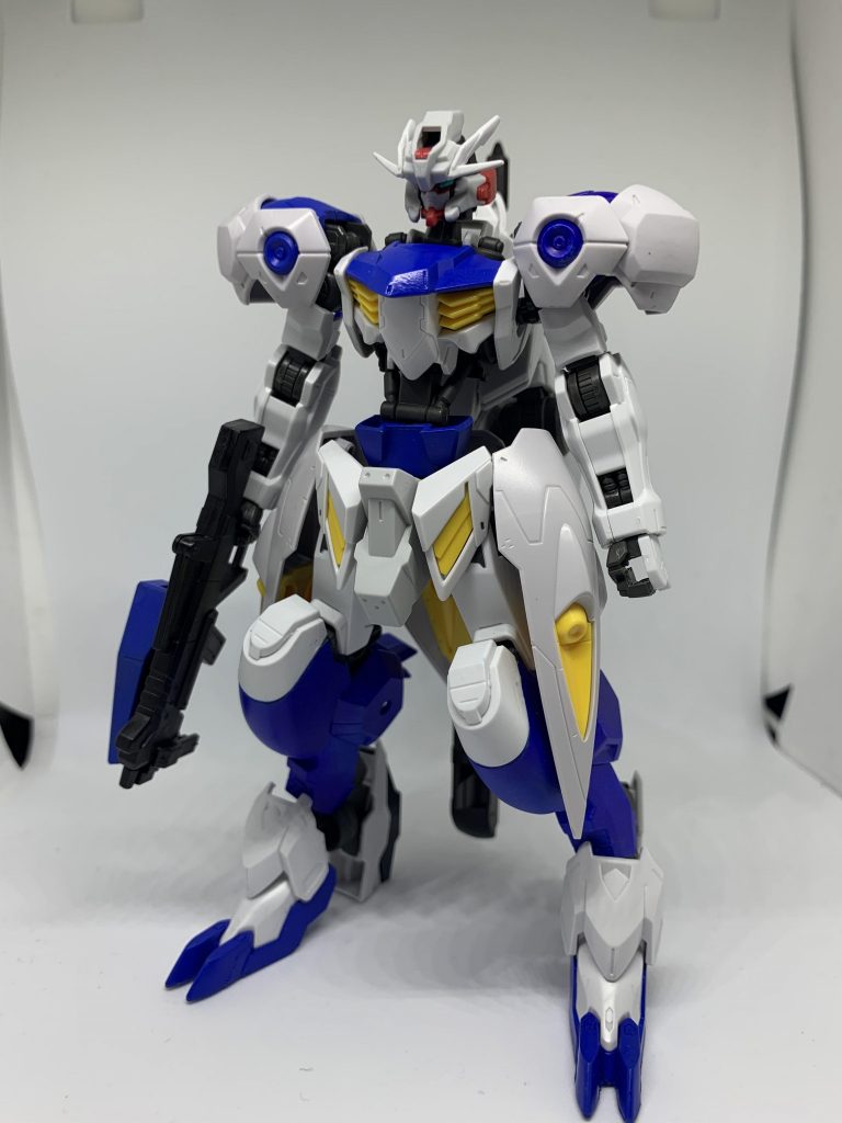 正面
今回は騎士に近づけつつ獣に似せて作りました
腰を延長して関節が引っかからないようにしました