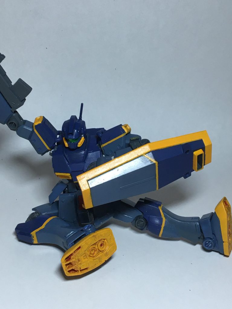 可動はこんな感じ。さすがはリバイブガンダムですね