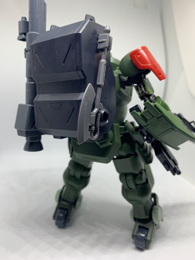 背面
背面を見ると分かるんですけど近接武器は
ヒートアックで関節部を切断する武器をイメージして斧を思いついたのでヒートアックにしてみました