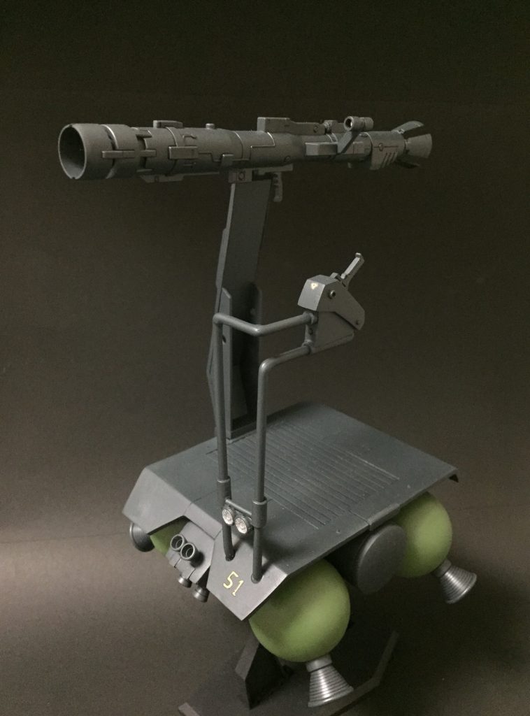 HGUC ガンダム試作2号機MLRS仕様に付属するスキウレ砲をベースに，プラ板プラ棒パテに市販のディディールアップパーツで作製しました…ベース…？？
