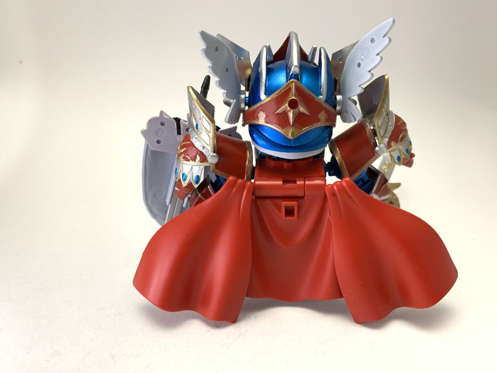 基本はLGBB騎士ガンダムの軽装状態にキングガンダムII世の鎧を取り付けられるように加工したものです。頭だけしっくりこなかったのでνガンダムの頭をベースに加工してます。他はパテで埋めたりプラ板で延長など