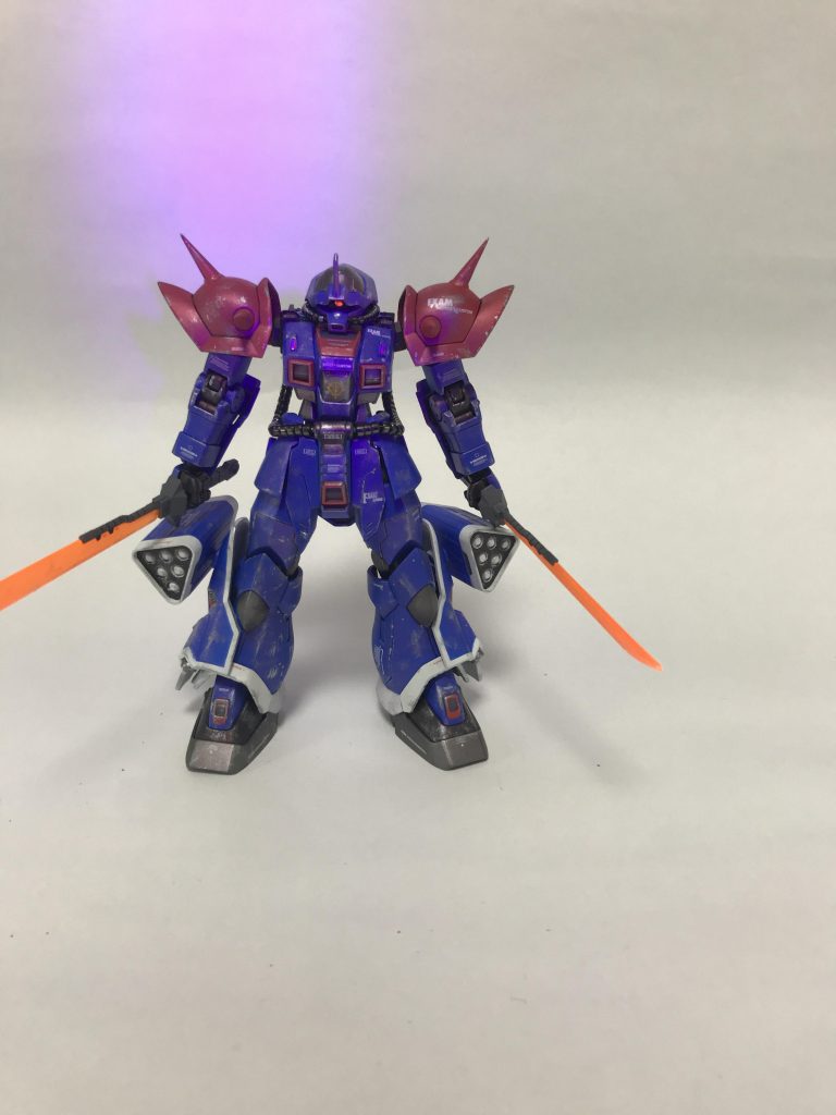 蛍光塗料で塗ったので目、光ります。と言うか最近目を光らせるのがデフォルト化してます。