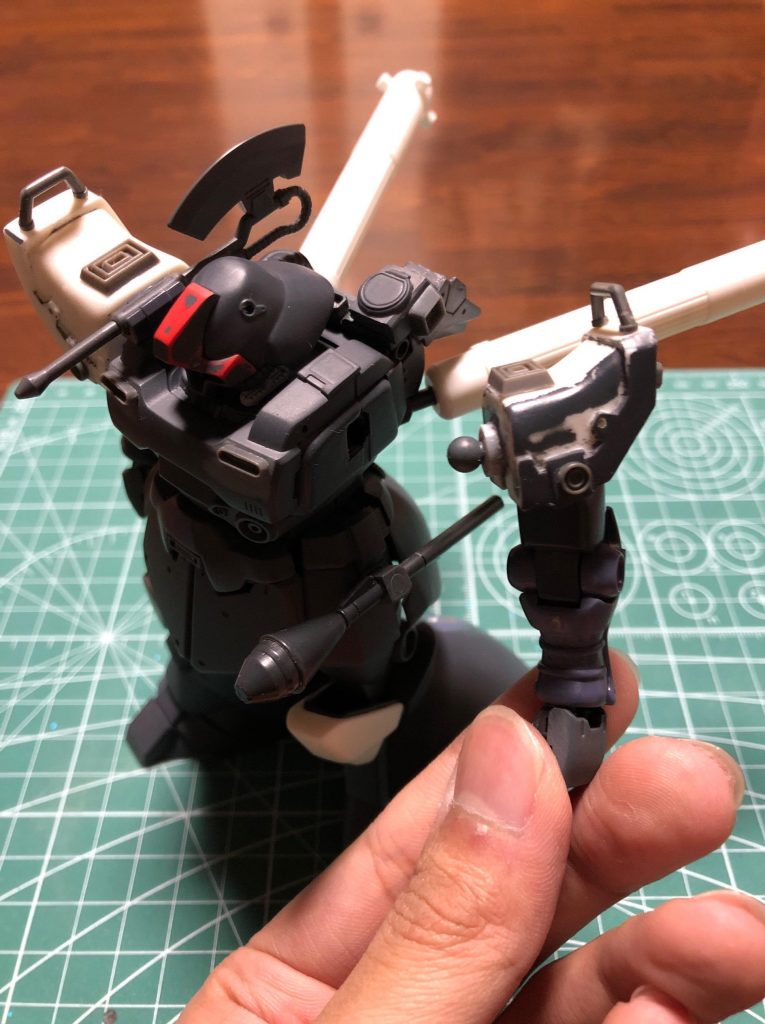 ということで、保持を踏まえて肩関節のみ手を加えてます。