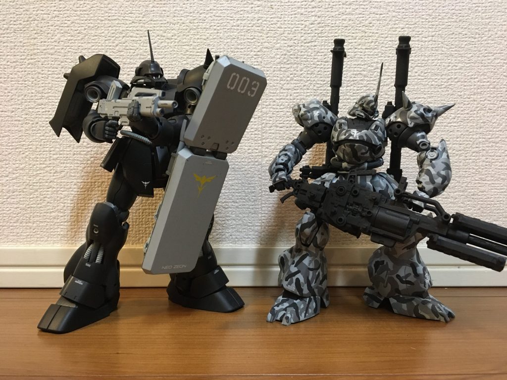 デカイ。同じ1/100スケールのケンプファーと比べてみたら、頭一つ分違う…。