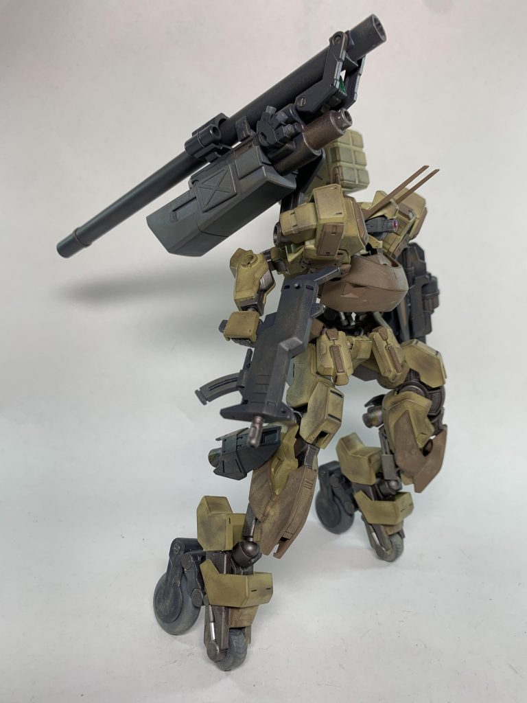 踵ローラーを少し可変させて爪先立ちになり、ハイスピードモードのイメージです。