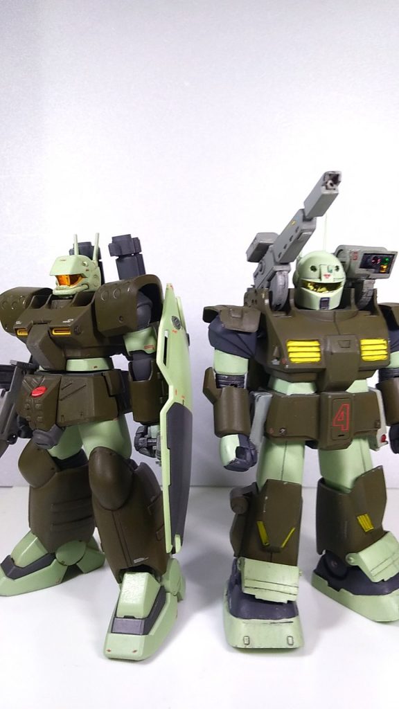 同じカラーリングの量産型と