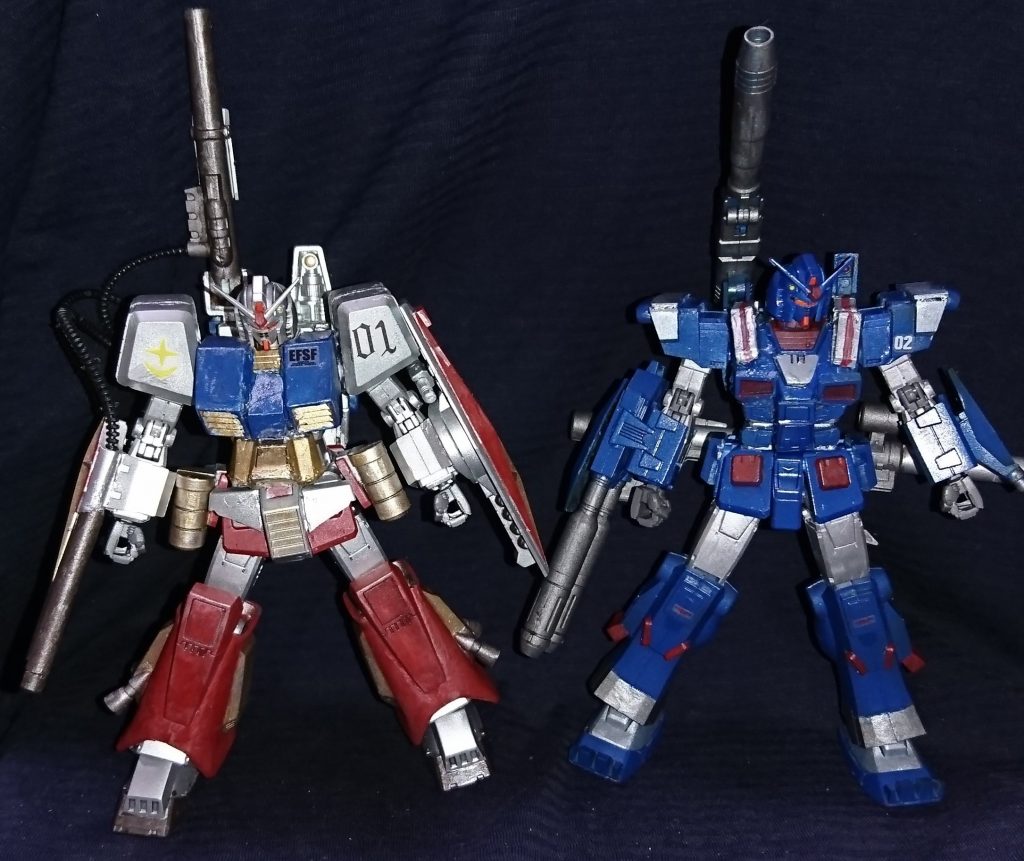 1と2並べて 3のレッドウォリアはHGで唯一あるのでメタリックで塗装して並べたいです 過去2作作ってFA化と騎士化したのUPしてるので3個目を・・