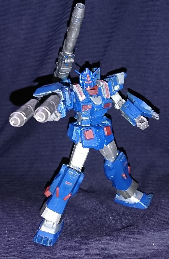 フラッシュで実際の色と見え方とか違う
足のアーマーの先はメタルブラックだけどシルバーに見える