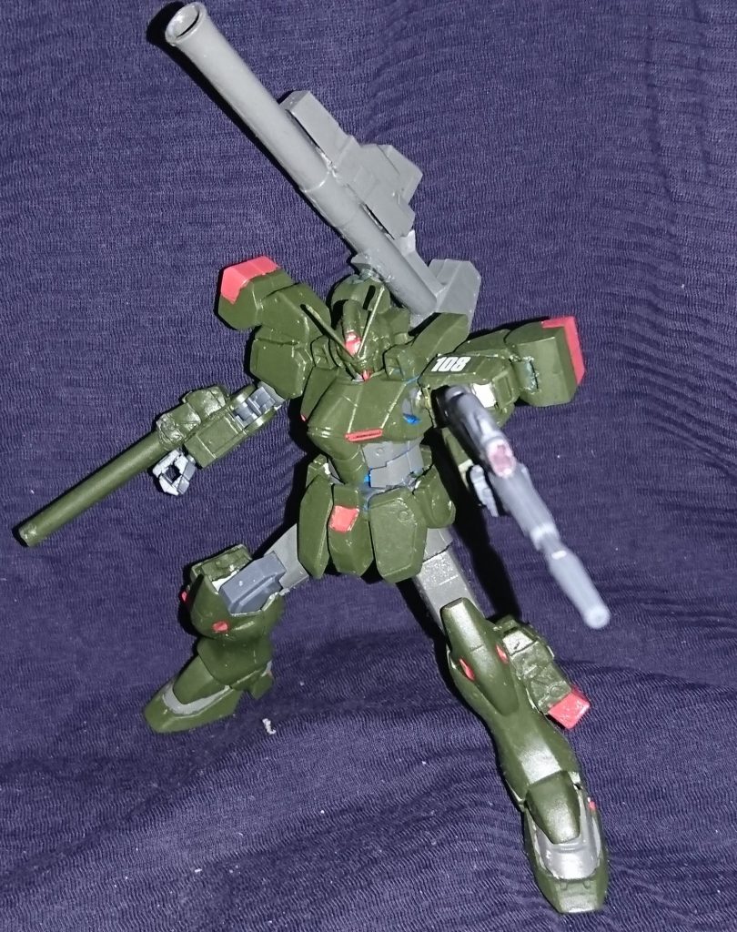 ビームソードは1/100　ＤＸのをおゆまるとビームサーベルのランナーを溶かして複製したもの（早く取り出しすぎて曲剣状に・・・）