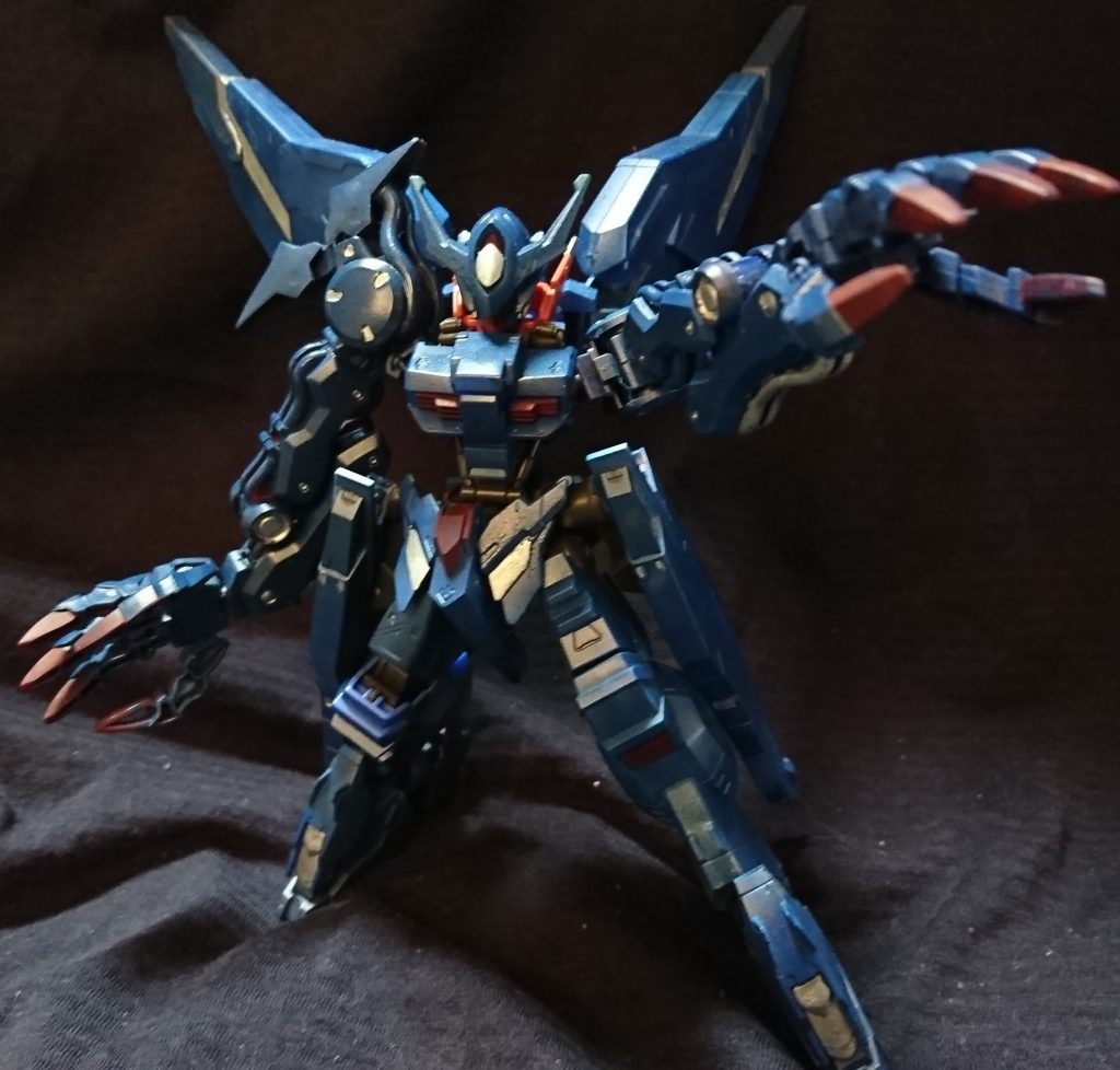 武器はヒートクローのみ　腰や背中のはスラスターでサブアームがない設定