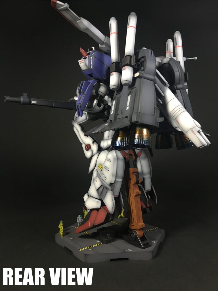 バックパックブースターのバーニアは青焼け塗装をしています。当たり前ですが、全身合わせ目消去済みです。